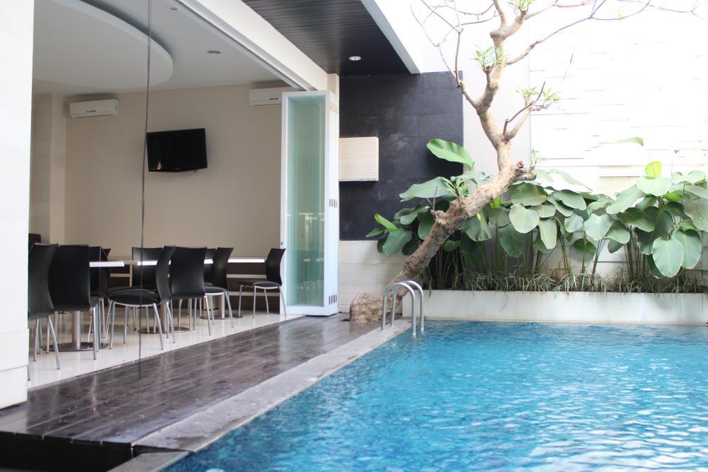 อินกูตา เรสซิ้เดนซ์ แอนด์ วิลลา Hotel เซมินยัค ภายนอก รูปภาพ